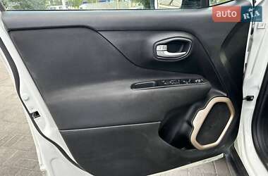 Внедорожник / Кроссовер Jeep Renegade 2016 в 