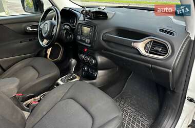 Внедорожник / Кроссовер Jeep Renegade 2016 в 