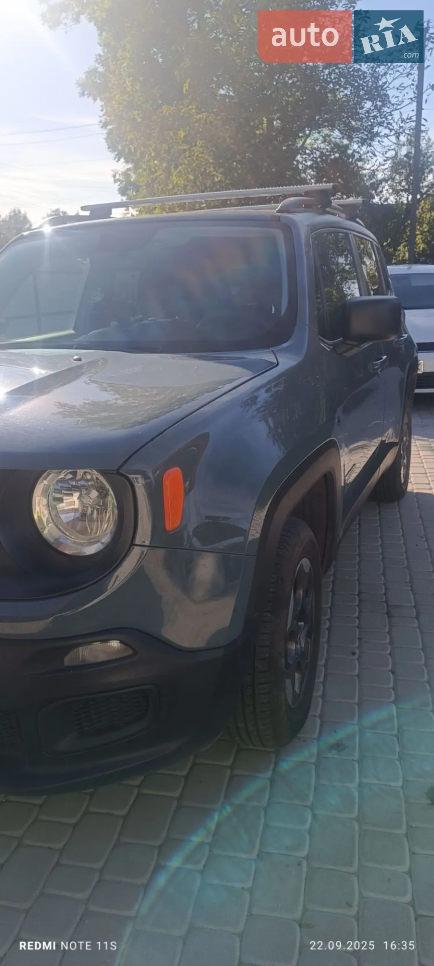 2016 Jeep Renegade - мініатюра 3