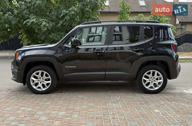 Внедорожник / Кроссовер Jeep Renegade 2016 в 