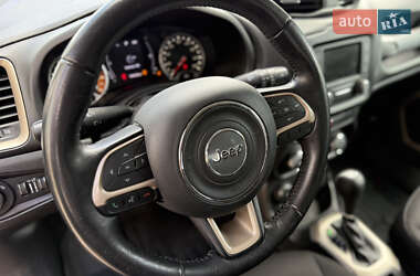 Внедорожник / Кроссовер Jeep Renegade 2016 в 