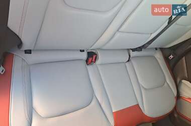 Внедорожник / Кроссовер Jeep Renegade 2017 в 