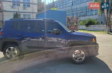 Внедорожник / Кроссовер Jeep Renegade 2017 в 