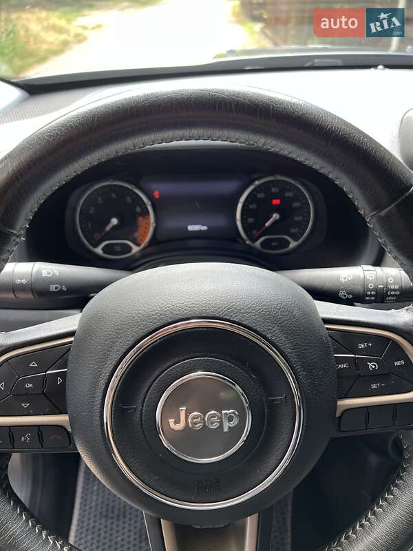 Позашляховик / Кросовер Jeep Renegade 2016 в Дніпрі