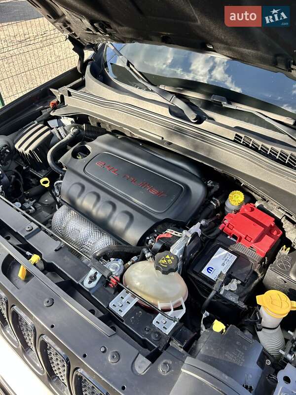 Внедорожник / Кроссовер Jeep Renegade 2020 в Сумах