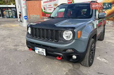 Внедорожник / Кроссовер Jeep Renegade 2016 в 