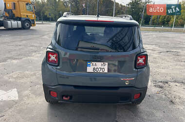 Внедорожник / Кроссовер Jeep Renegade 2016 в 