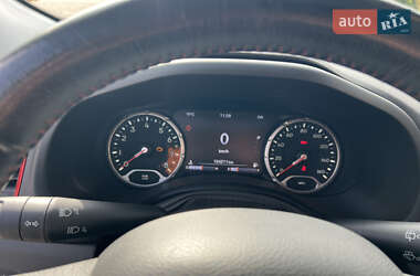 Внедорожник / Кроссовер Jeep Renegade 2016 в 