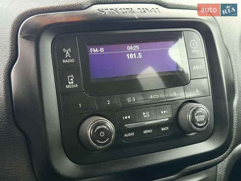 Внедорожник / Кроссовер Jeep Renegade 2016 в Харькове