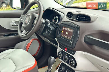 Внедорожник / Кроссовер Jeep Renegade 2017 в 