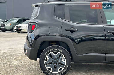 Внедорожник / Кроссовер Jeep Renegade 2015 в 
