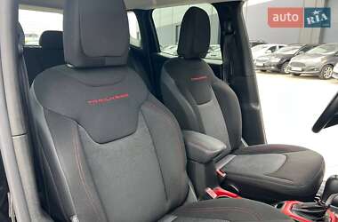 Внедорожник / Кроссовер Jeep Renegade 2015 в 