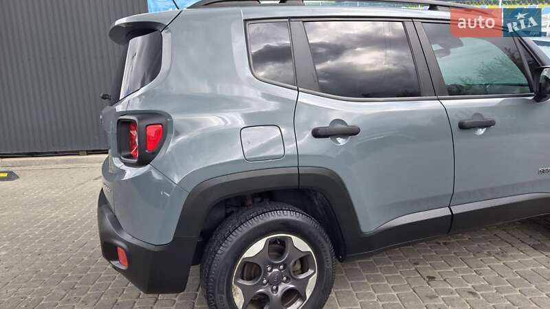 Внедорожник / Кроссовер Jeep Renegade 2017 в Львове