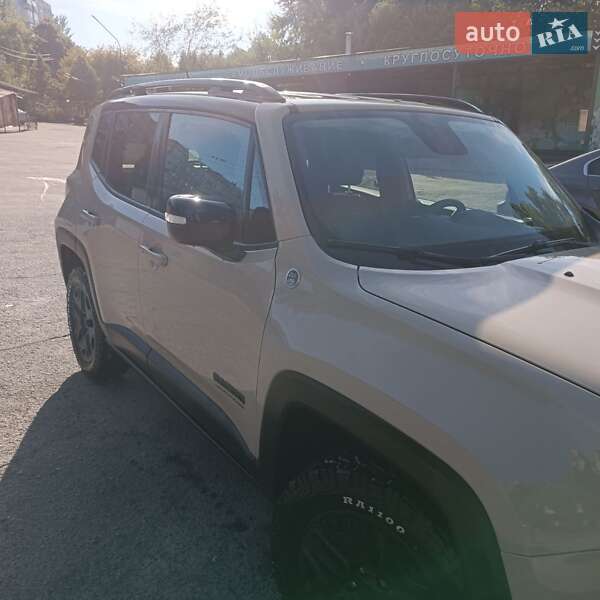 Позашляховик / Кросовер Jeep Renegade 2016 в Запоріжжі