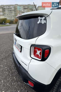 Внедорожник / Кроссовер Jeep Renegade 2016 в 