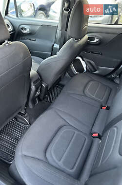 Внедорожник / Кроссовер Jeep Renegade 2018 в 