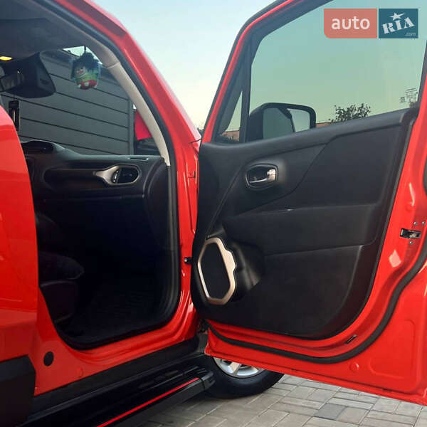 Внедорожник / Кроссовер Jeep Renegade 2015 в Черкассах