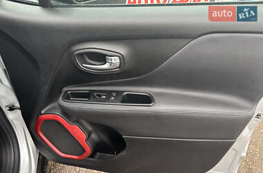 Внедорожник / Кроссовер Jeep Renegade 2015 в 