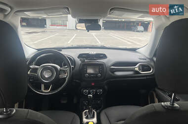 Внедорожник / Кроссовер Jeep Renegade 2016 в 