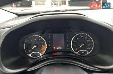 Внедорожник / Кроссовер Jeep Renegade 2016 в 