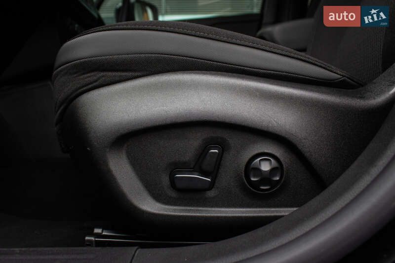 Позашляховик / Кросовер Jeep Renegade 2019 в Києві фото 22 Позашляховик / Кросовер Jeep Renegade 2019 в Києві