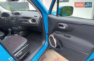 Позашляховик / Кросовер Jeep Renegade 2015 в  фото 7 Позашляховик / Кросовер Jeep Renegade 2015 в