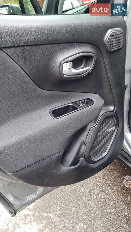 Внедорожник / Кроссовер Jeep Renegade 2019 в Киеве