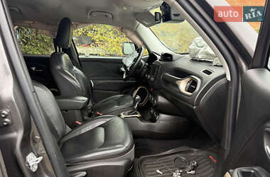 Внедорожник / Кроссовер Jeep Renegade 2016 в 