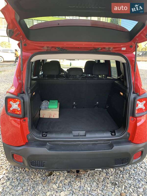 Внедорожник / Кроссовер Jeep Renegade 2015 в Ивано-Франковске