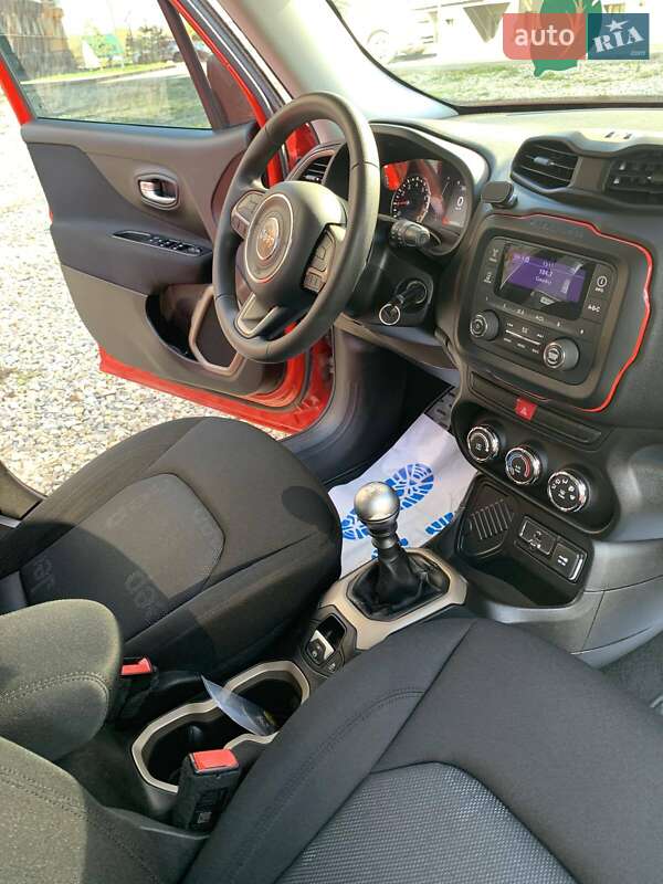 Внедорожник / Кроссовер Jeep Renegade 2015 в Ивано-Франковске