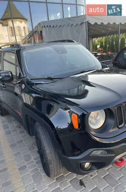 Позашляховик / Кросовер Jeep Renegade 2017 в  фото 3 Позашляховик / Кросовер Jeep Renegade 2017 в