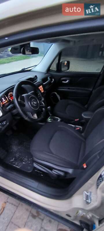 Внедорожник / Кроссовер Jeep Renegade 2016 в Николаеве