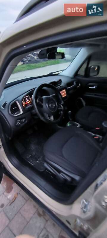 Внедорожник / Кроссовер Jeep Renegade 2016 в Николаеве