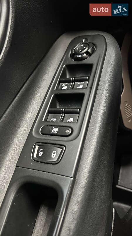 Внедорожник / Кроссовер Jeep Renegade 2016 в Одессе