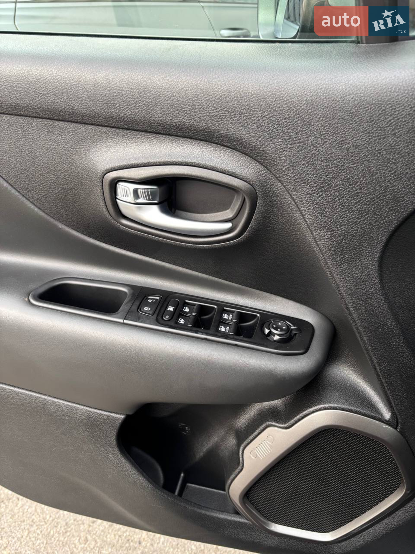 2020 Jeep Renegade - мініатюра 24