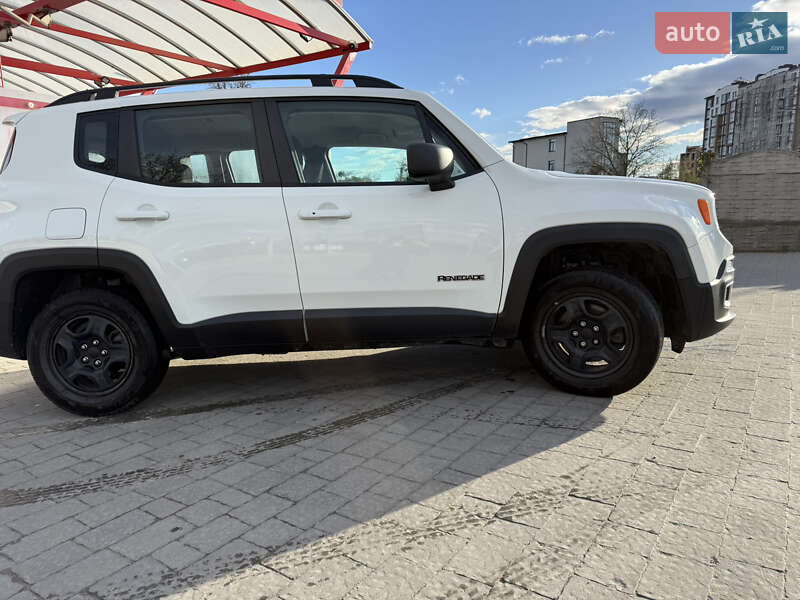 Внедорожник / Кроссовер Jeep Renegade 2016 в Ивано-Франковске фото 2 Внедорожник / Кроссовер Jeep Renegade 2016 в Ивано-Франковске