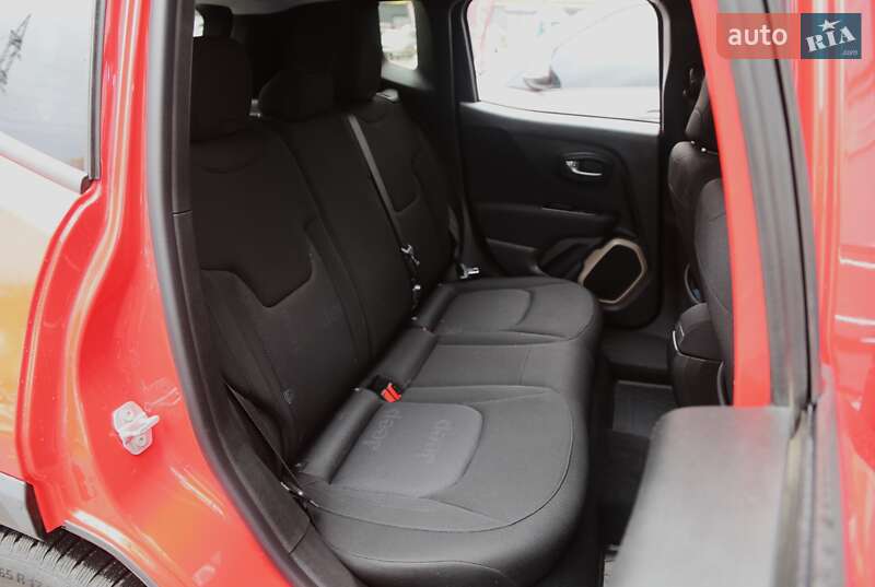 Внедорожник / Кроссовер Jeep Renegade 2015 в Киеве