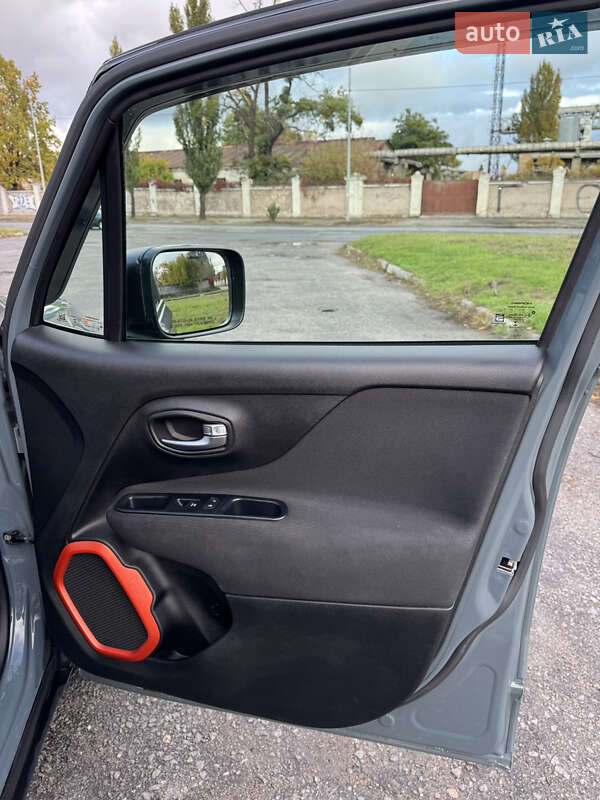 Внедорожник / Кроссовер Jeep Renegade 2018 в Киеве