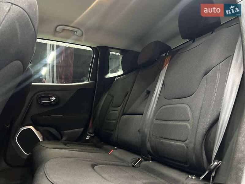 Внедорожник / Кроссовер Jeep Renegade 2018 в Черновцах