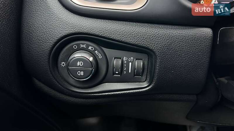 Позашляховик / Кросовер Jeep Renegade 2017 в Львові