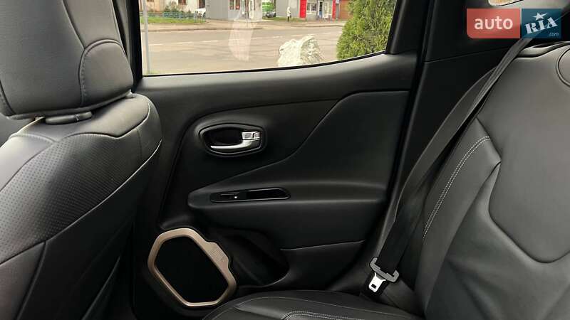 Позашляховик / Кросовер Jeep Renegade 2017 в Львові