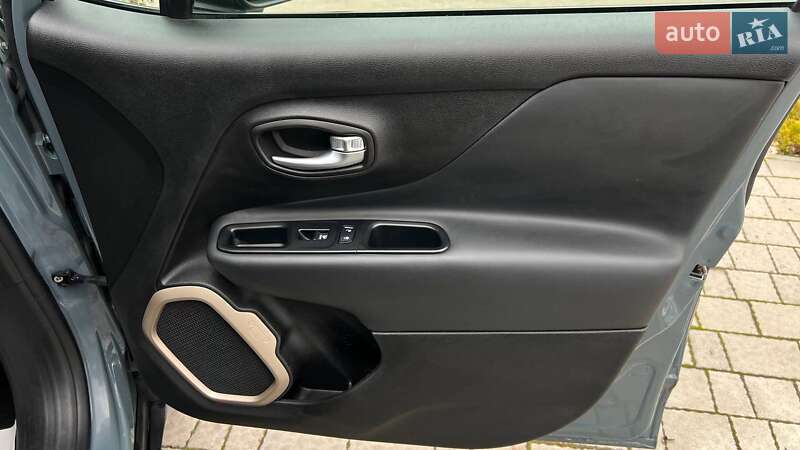 Позашляховик / Кросовер Jeep Renegade 2017 в Львові