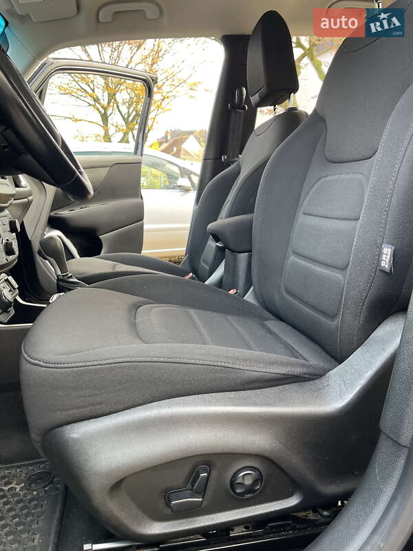 Позашляховик / Кросовер Jeep Renegade 2019 в Чернівцях фото 8 Позашляховик / Кросовер Jeep Renegade 2019 в Чернівцях