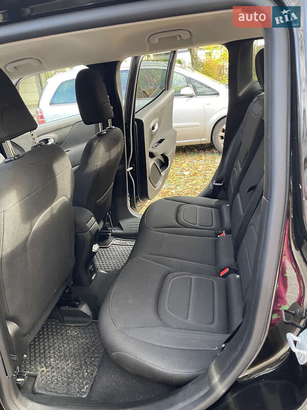 Позашляховик / Кросовер Jeep Renegade 2019 в Чернівцях фото 10 Позашляховик / Кросовер Jeep Renegade 2019 в Чернівцях