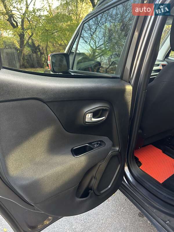 Позашляховик / Кросовер Jeep Renegade 2020 в Кропивницькому фото 7 Позашляховик / Кросовер Jeep Renegade 2020 в Кропивницькому