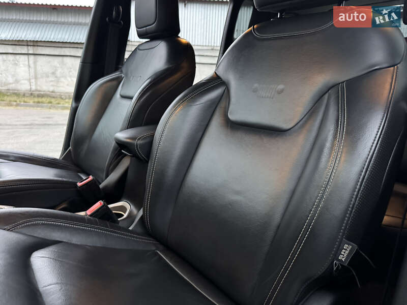 Внедорожник / Кроссовер Jeep Renegade 2016 в Киеве