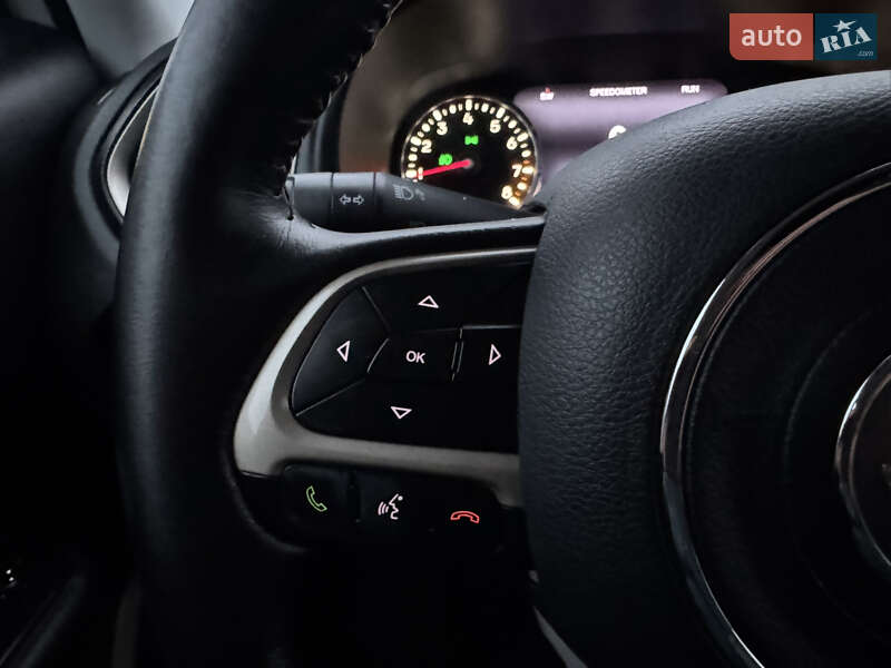 Внедорожник / Кроссовер Jeep Renegade 2016 в Киеве