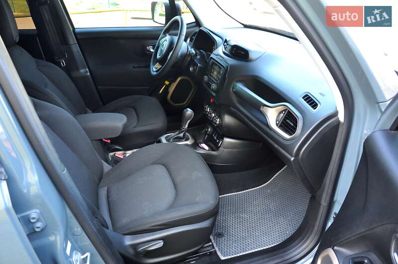 Позашляховик / Кросовер Jeep Renegade 2017 в Львові