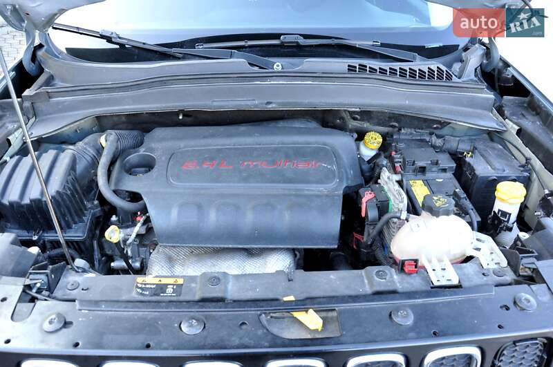 Позашляховик / Кросовер Jeep Renegade 2017 в Львові