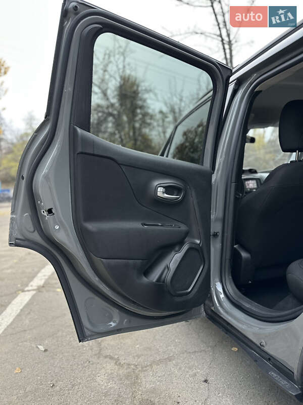 Позашляховик / Кросовер Jeep Renegade 2019 в Києві фото 13 Позашляховик / Кросовер Jeep Renegade 2019 в Києві
